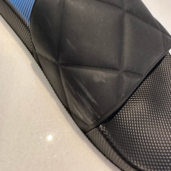 Bottega Veneta Flat Pool Slides - Picture 3 of 8